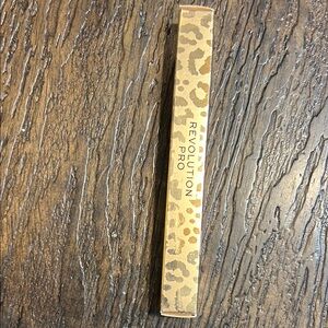 Revolution Pro Concealer - Ivory